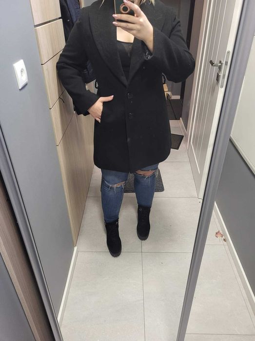 Ocieplany płaszcz flauszowy .