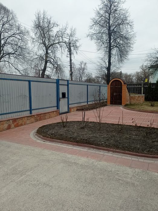 Продам НОВИЙ будинок на березі річки. Селище Сосниця.