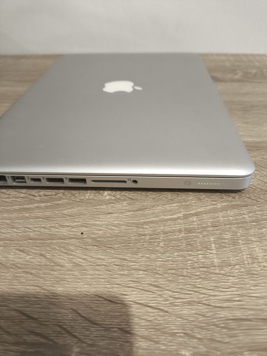 MacBook Pro 2012 Intel core i5 16gb /320gb