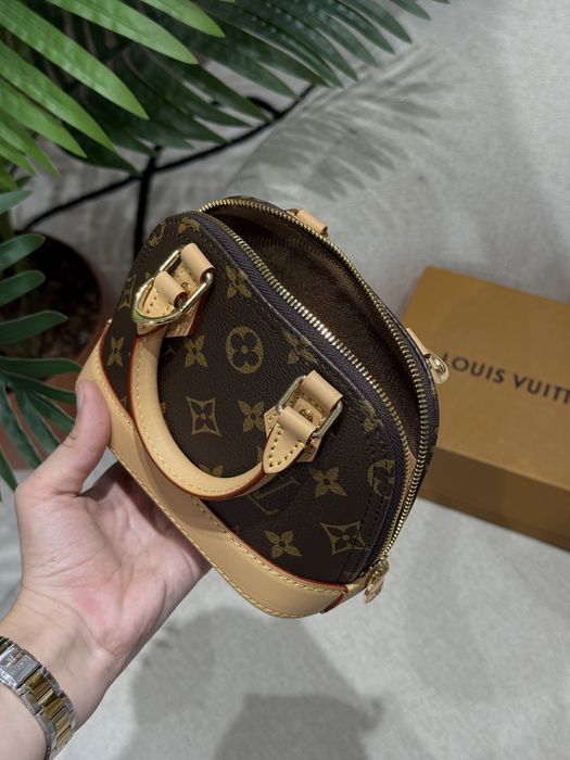 Torebka Louis Vuitton mini alma nano crema