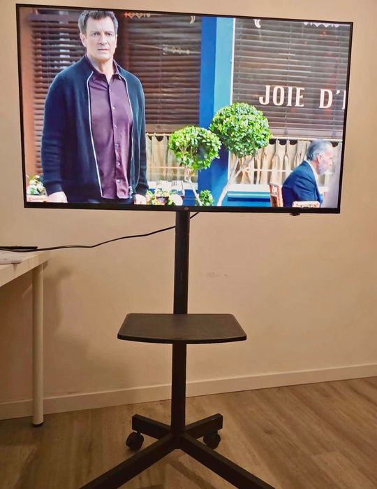 TV eSmart 43" MIDEZ1 DLED Smart TV FullHD + suporte