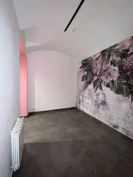 Суборенда двох окремих кімнат у магазині косметики Львів