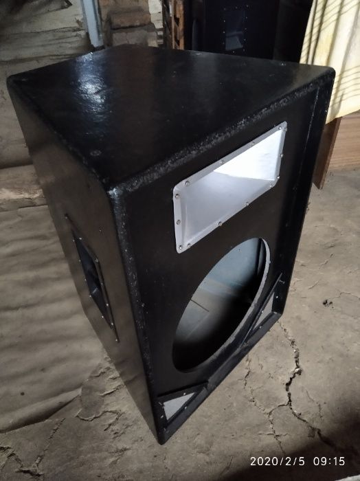 Коробки під динаміки 15"