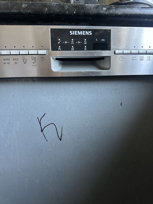 Продам вбудовану посудомийну машину