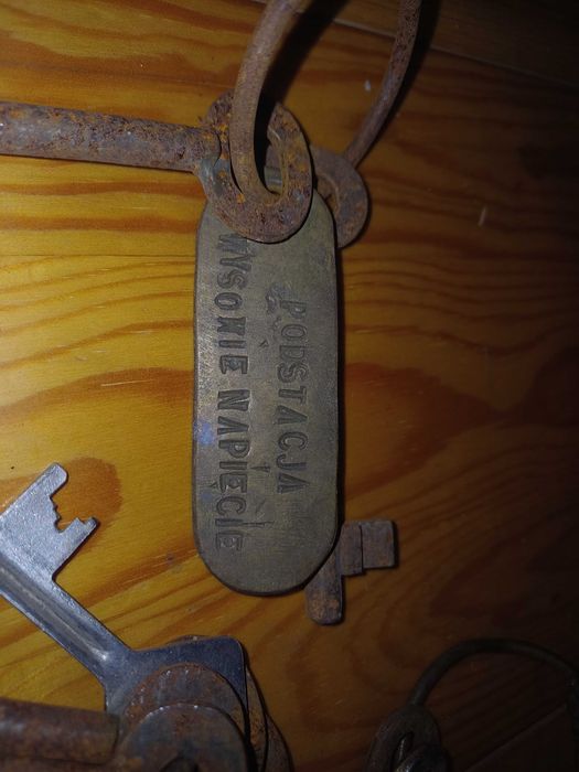 Zestaw starych kluczy