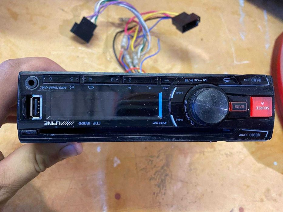 Radio samochodowe Alpine CDE-180RR