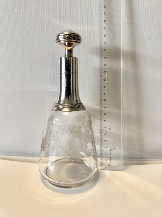 Frasco antigo com tampa, prata