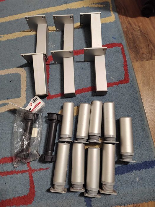 Uchytwy do mebli/stopki pod meble