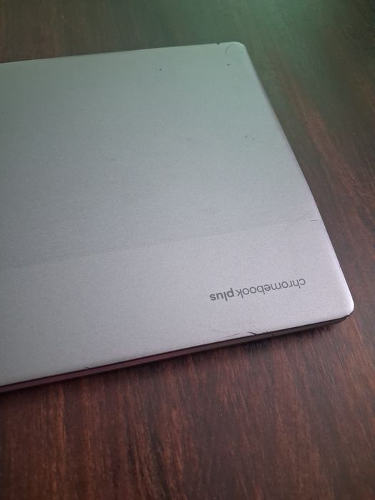 Acer Chromebook Plus – Funciona – Tela quebrada