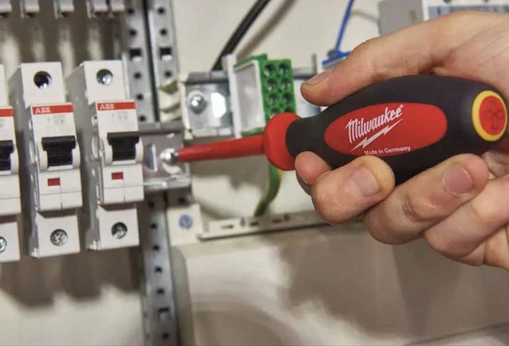 Набір діелектричних викруток Milwaukee 7 шт + тестер напруги