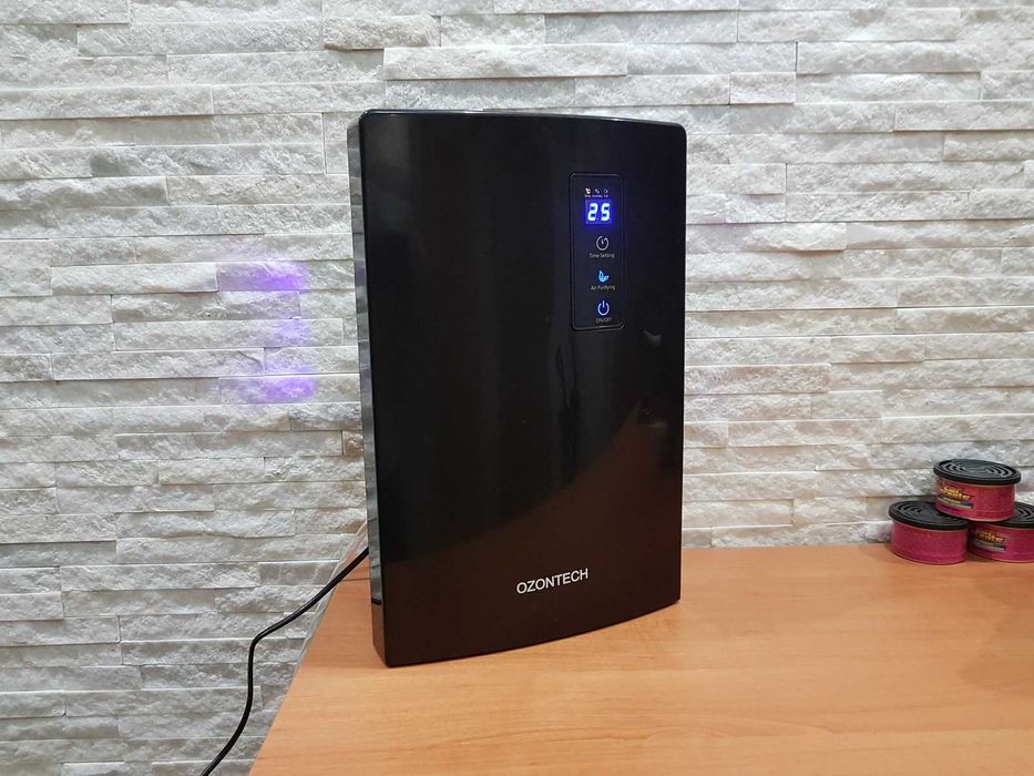 Osuszacz powietrza, oczyszczacz z jonizatorem i lampą UV na 12/230V