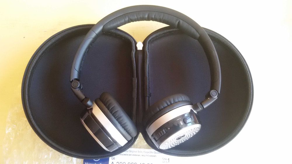 Fones Bluetooth com estojo, Original da Mercedes Benz