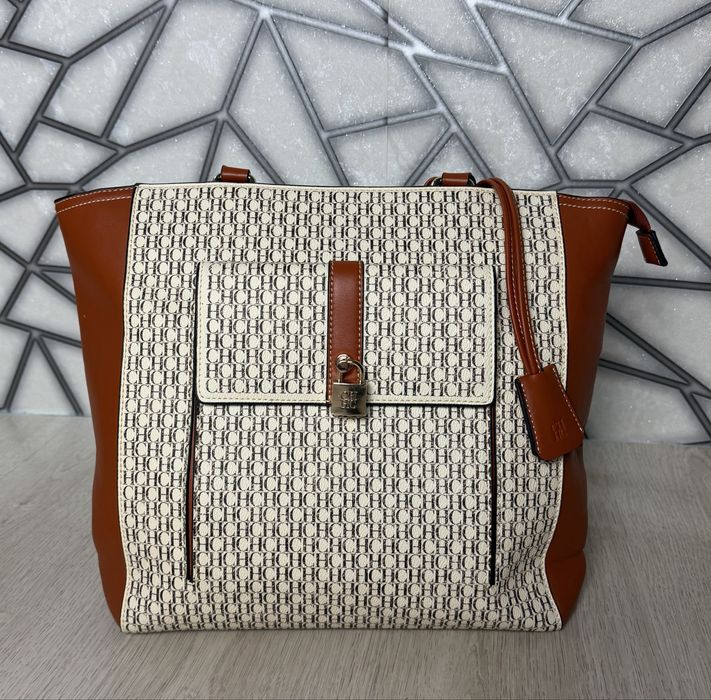 Mala Carolina Herrera CH