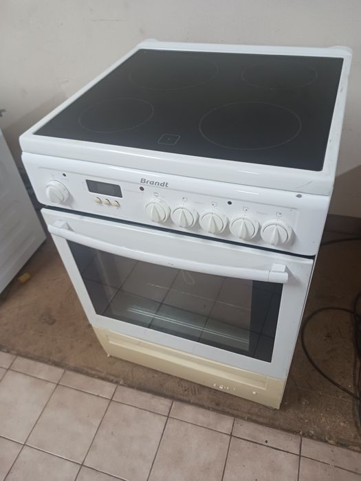 LER DESCRIÇÃO,,, fogao iletrico base dos bicos em ótimo funcionamento,