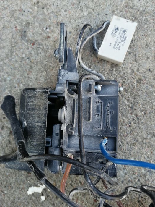 Dewalt  D2500 włącznik +szczotkotrzymacz