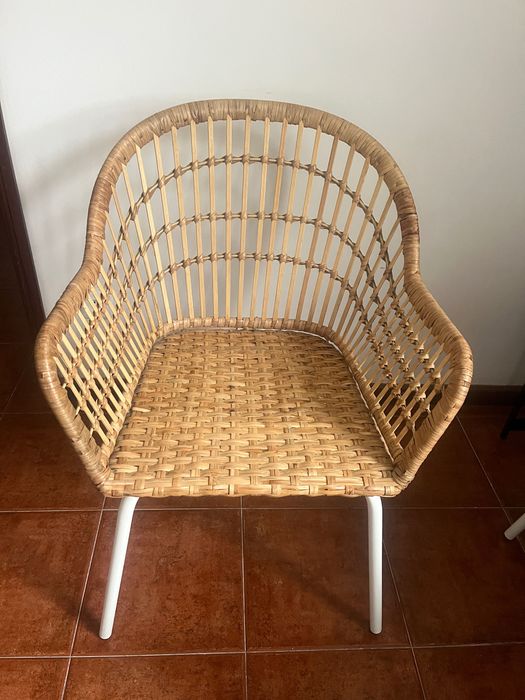 Cadeiras de bambu,  lindas, semi novas.tenho 8 unidades e só vendo de 4 em 4 ou às 8 em conjunto.