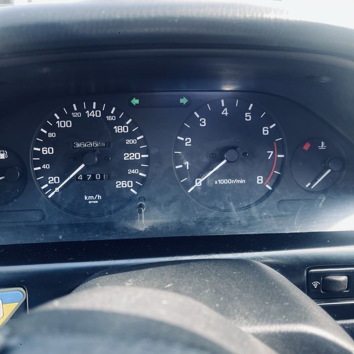 Авто нісан максіма