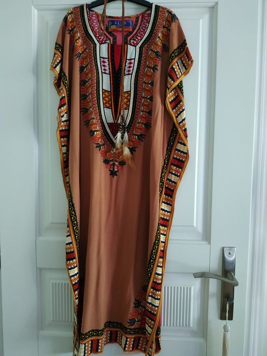 Lusa Paris sukienka Boho karmelowa z rzemieniem skórzanym