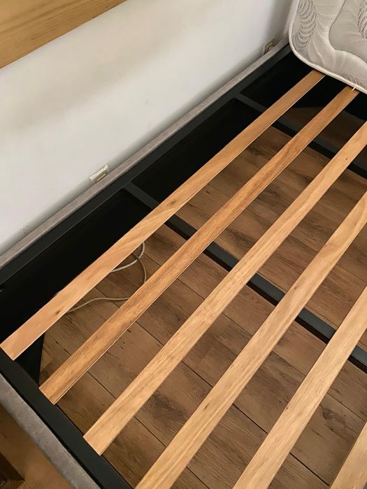 Cama somier com colchão de qualidade