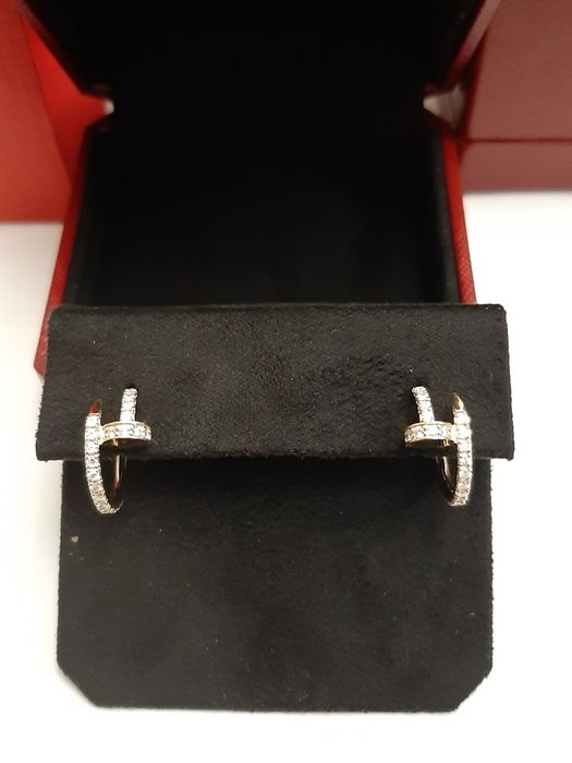 Золотые серьги Cartier гвоздь с бриллиантами 1.02 ct