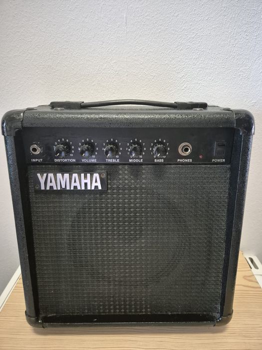 Amplificador Yamaha antigo