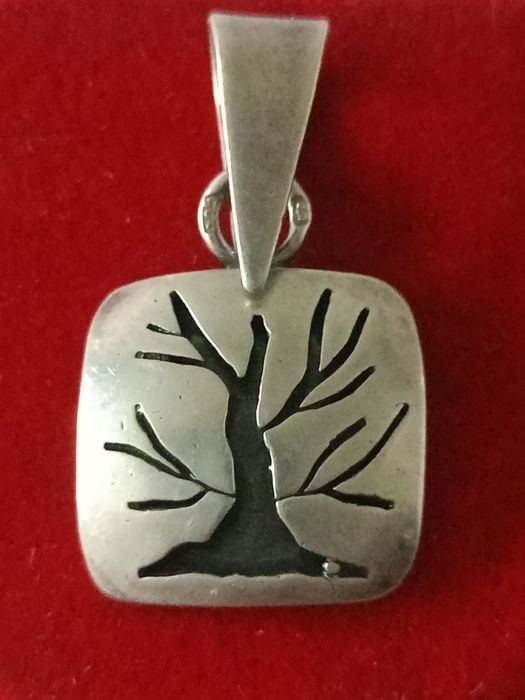 Srebrny wisiorek drzewo pr. 925