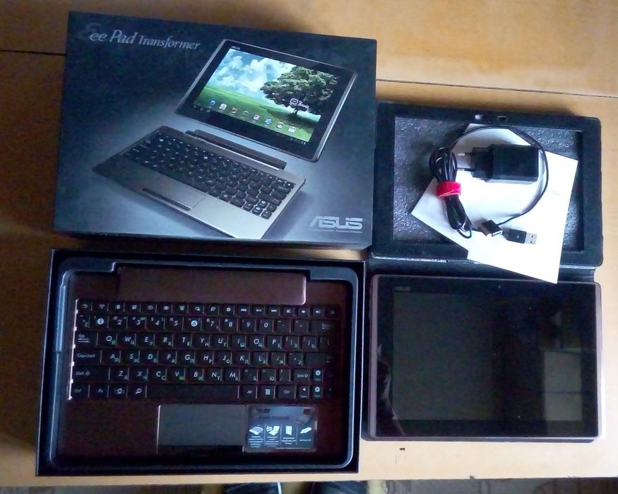 Планшет с док станцией ASUS TF 101.