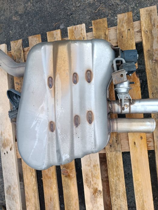 Вихлопна bmw f10 n20b20 вихлопна труба бмв ф10 глушник bmw f10