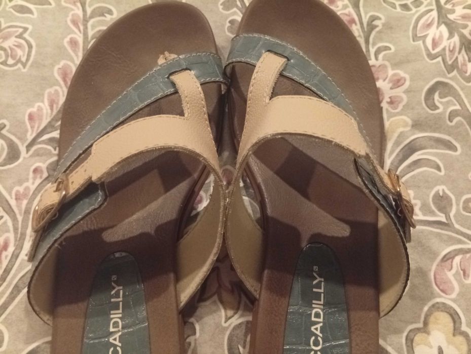 Sandálias elegantes, em azul, beje