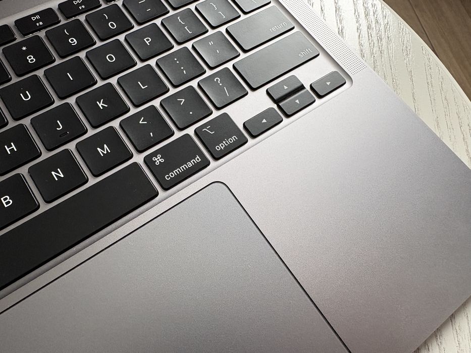 MacBook Air 13 2020 стан новий 10/10