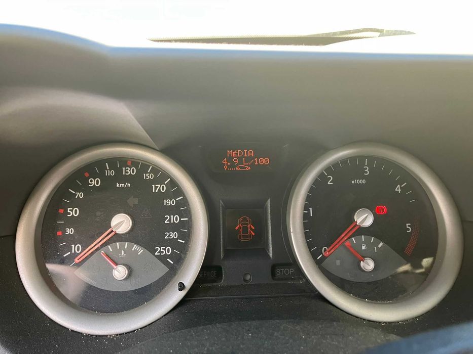 Carrinha Renaut Megane 1.5 dCi 2006 - 330 mil KM - Gasoleo (5L/100KM)