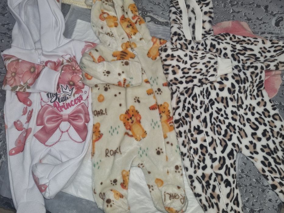 Отдам даром детские вещи