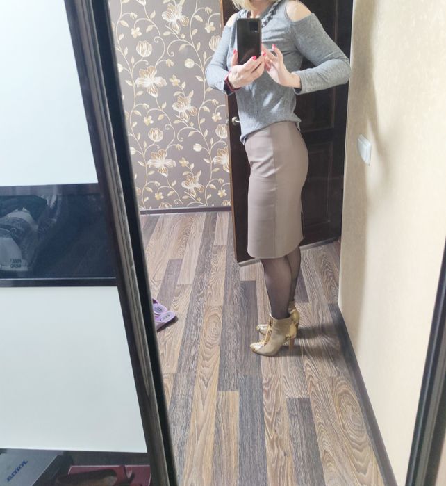 Юбка бежева екошкіра