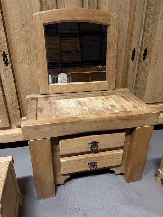 Zestaw mebli sypialnianych,szafa+toaletka+szafki nocne i łóżko dębowa