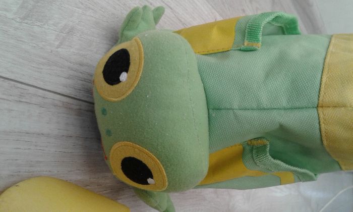 Продам набор (сумочка, лопатка, грабельки,ведро)