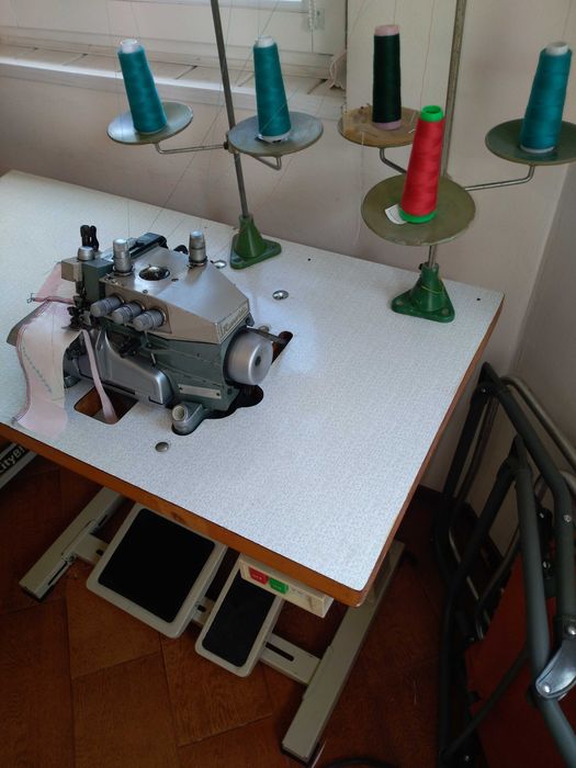 Overlock 5-ci0 nitkowy 220V