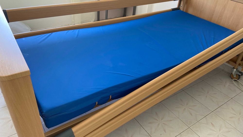 CAMA articulada elétrica de ELEVAÇÃO e INCLINAÇÃO como nova