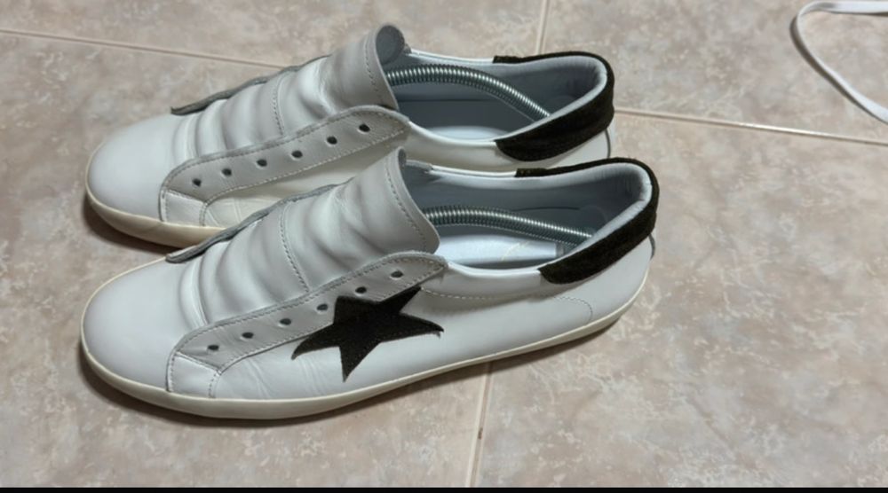 Vendo Tenis da Marca Crown