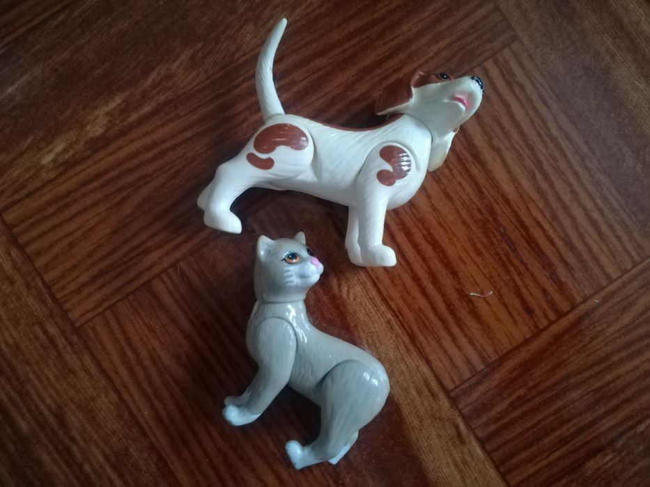 Barbies, cão, gato, roupa, pentes: Lote ou em separado