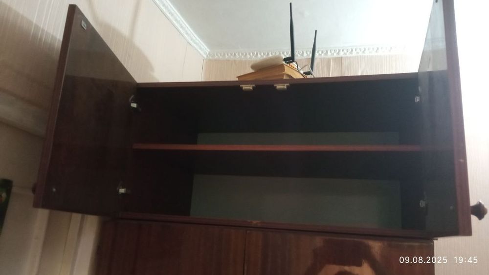 Шкаф компактный для одежды с антресолью