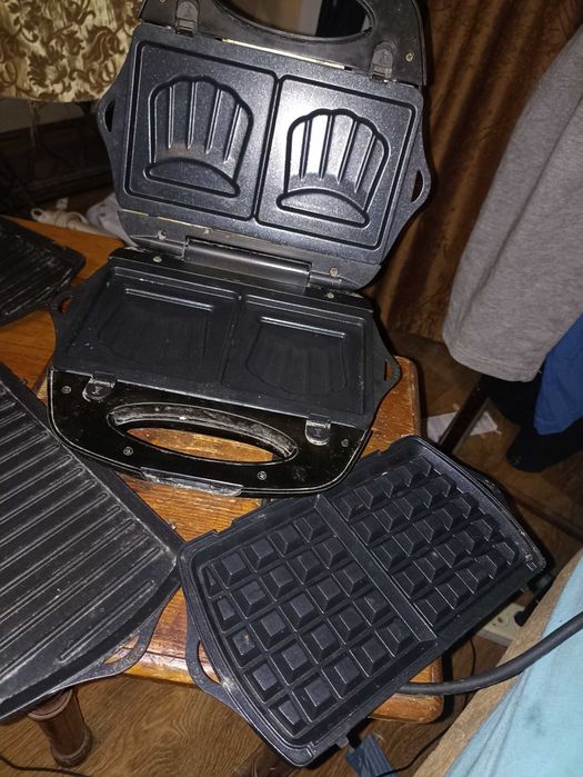 Продам вафельницу  ,бутербродницу,гриль