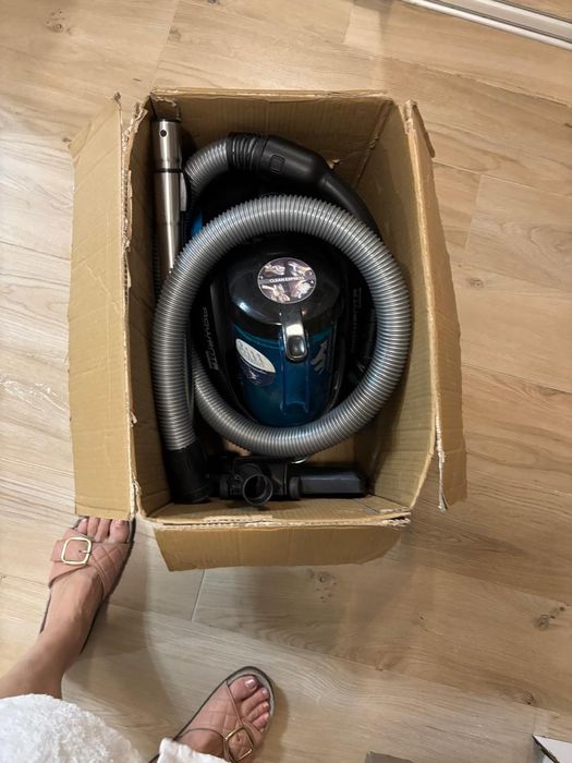 Пилосос без мішка Rowenta