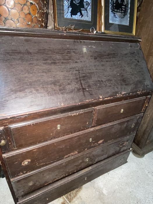 Móvel Bar e Secretária Antiga – Peças Únicas