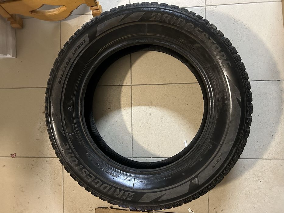 215/65/17 99H Bridgestone Blizzak LM001