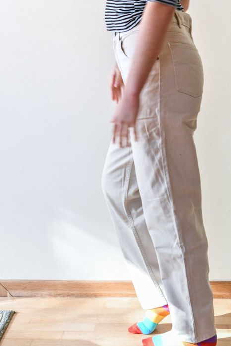 Beżowe jeansy straight / boyfriend z wysokim stanem