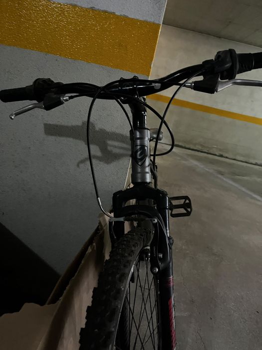 Vendo bicicleta BERG BTT  Faço entre o valor do anúncio e 155€