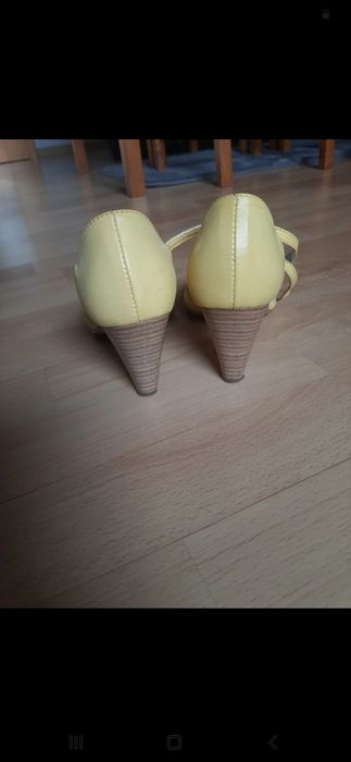 Buty skórzane na 7 cm obcasie