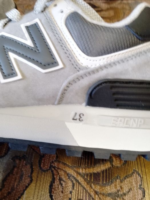 Продам женские красовки! Оригинал!