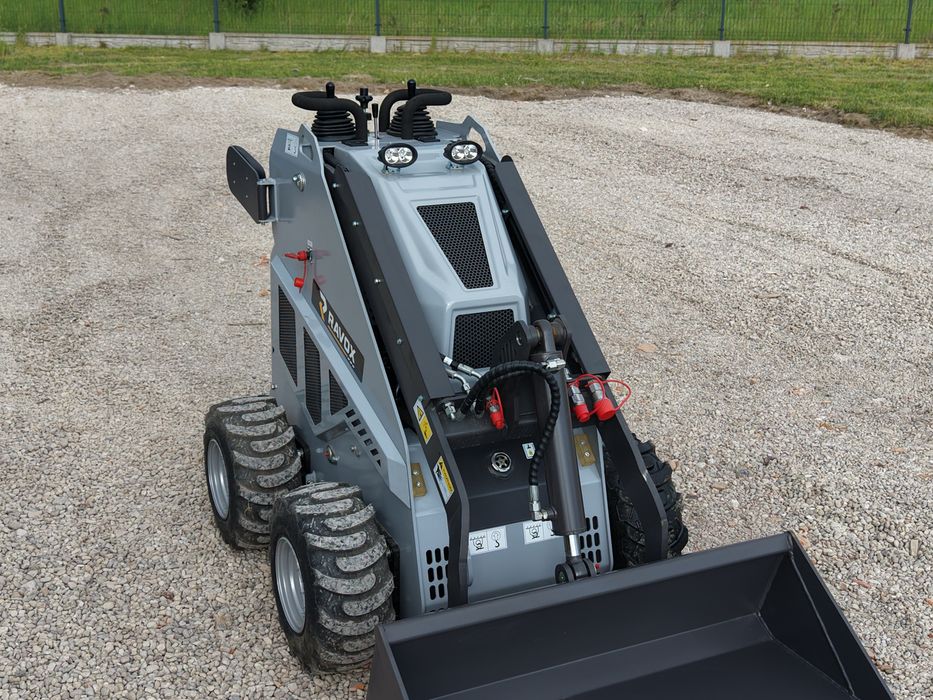 RAVOX WLS - mini ladowarka skid steer