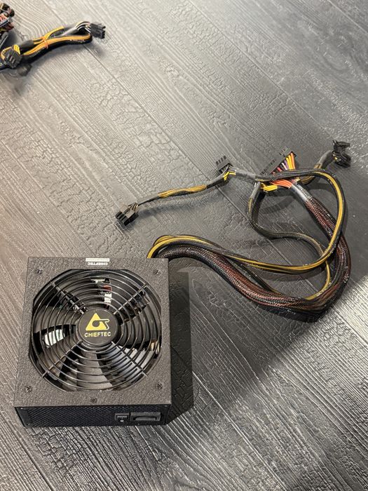 Zasilacz Chieftec  GPS-1000C 1000W 80 Plus Gold